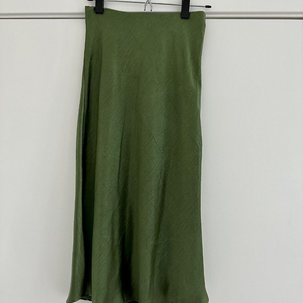 Code + Mode Women's Satin Midi Skirt - SIZE S